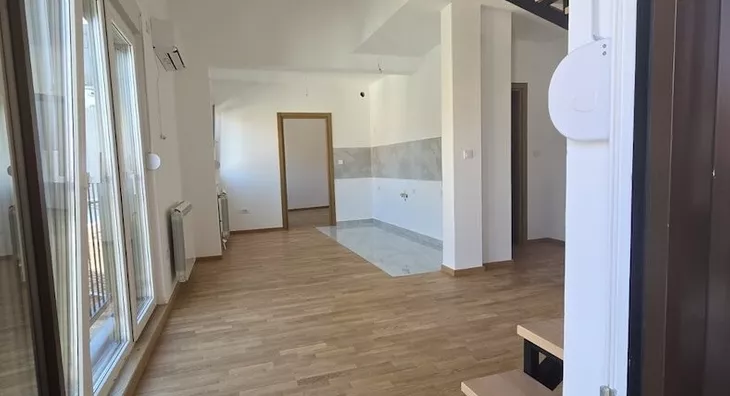 Četvoroiposoban stan | 4zida