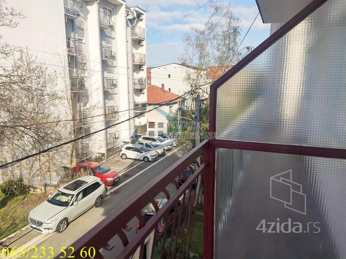 Četvoroiposoban stan | 4zida