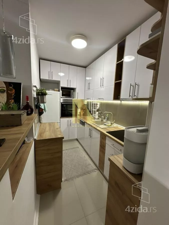 Petosoban stan | 4zida