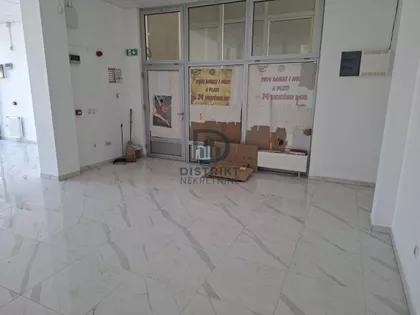Crveni Pevac | 4zida.rs
