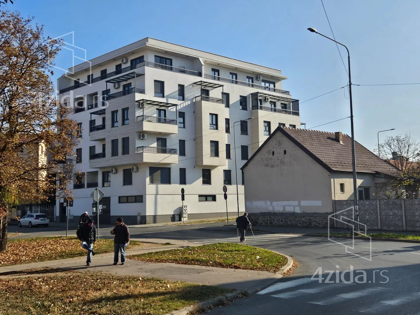 Troiposoban stan | 4zida