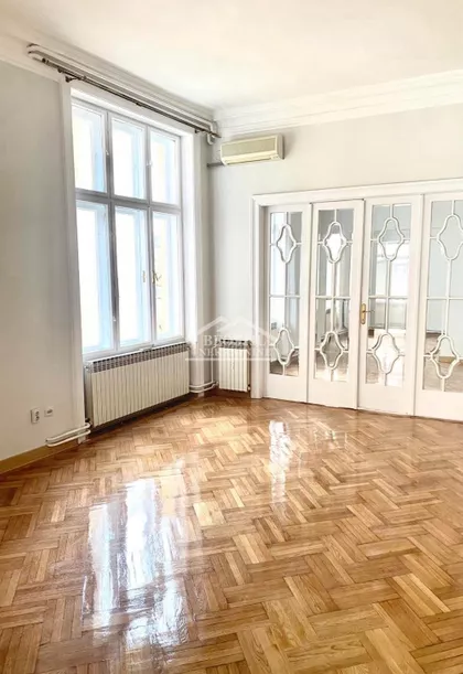 Cara Uroša | 4zida.rs