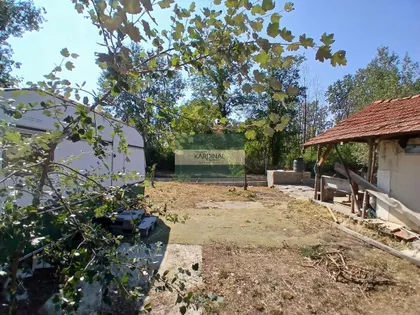 Ostrikovac | 4zida.rs