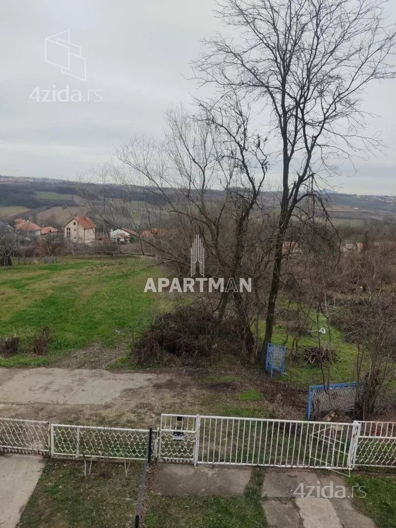 Četvoroiposoban stan | 4zida