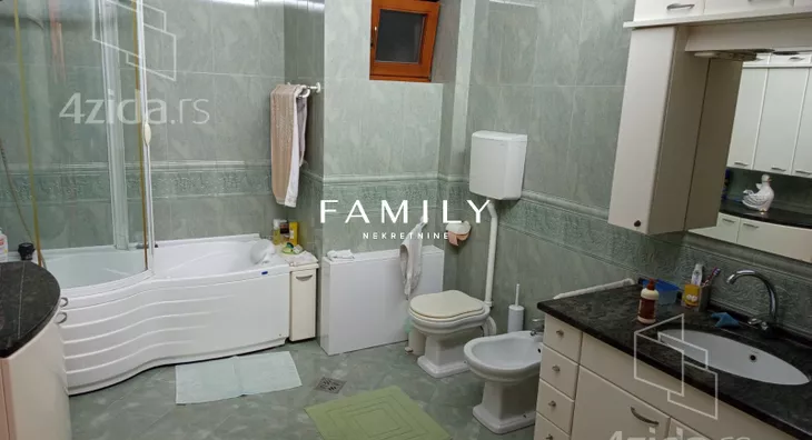 Petosoban stan | 4zida