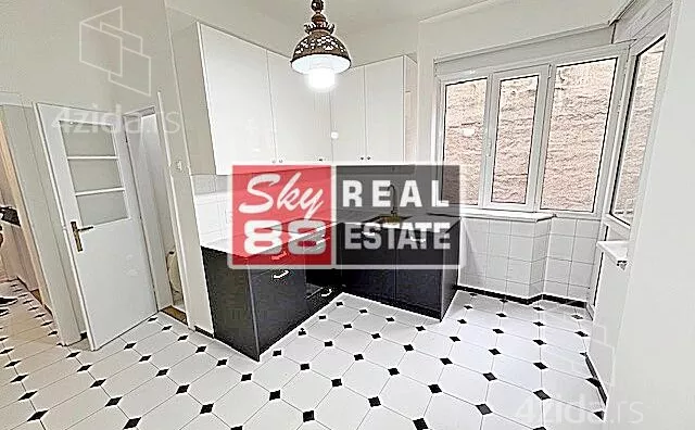 Četvoroiposoban stan | 4zida