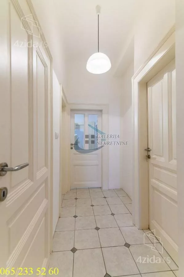 Četvoroiposoban stan | 4zida