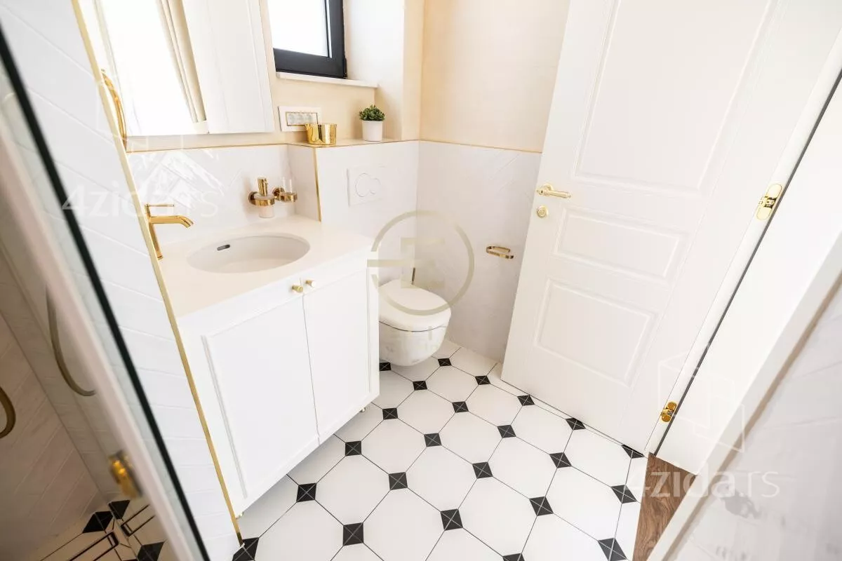 Petosoban stan | 4zida