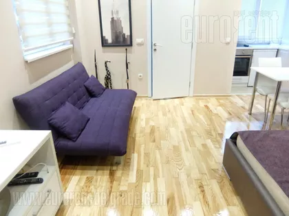 CRVENI KRST | 4zida.rs