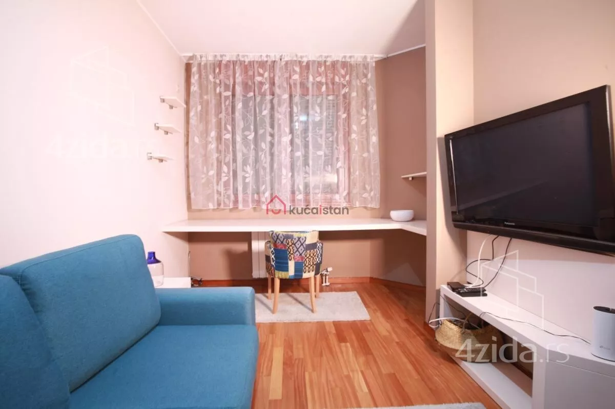 Petosoban stan | 4zida