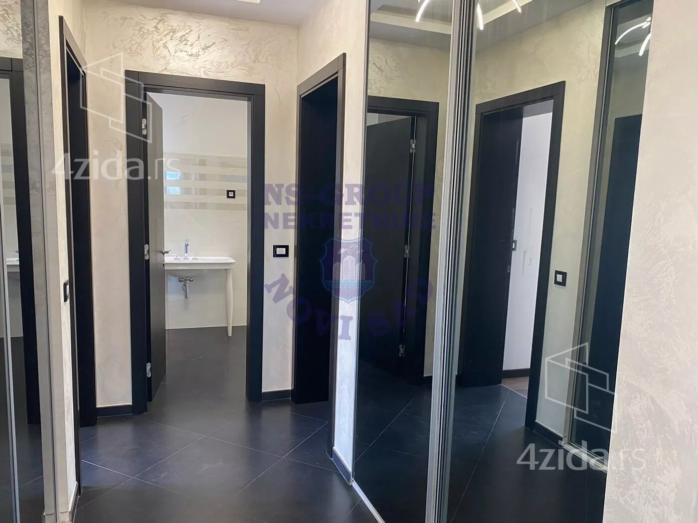 Šestosoban stan | 4zida