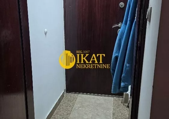 Šestosoban stan | 4zida