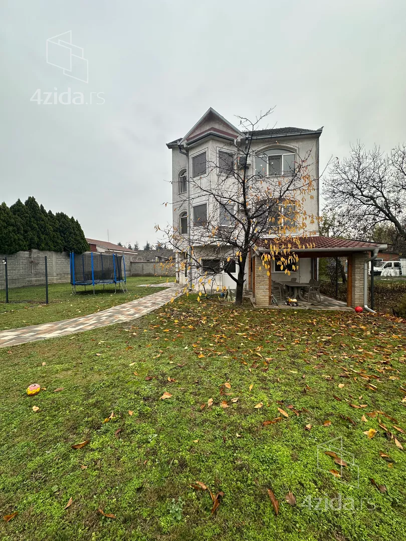 3-etažna kuća | 4zida