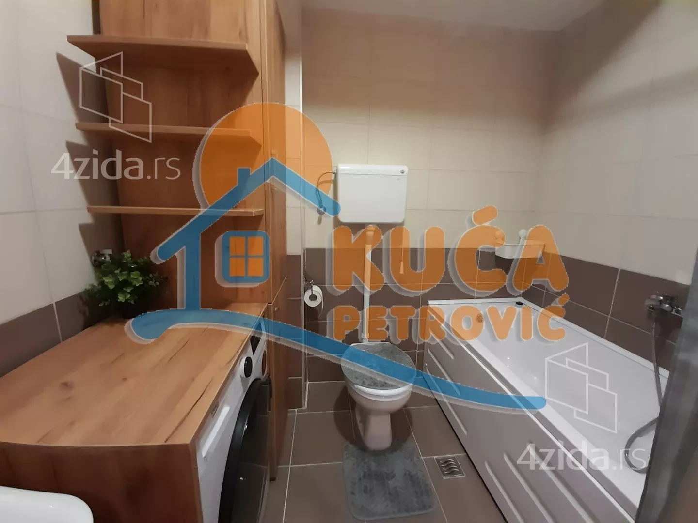 Jednoiposoban stan | 4zida