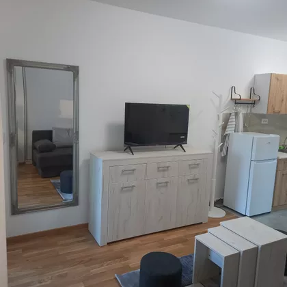 Božidara Adžije | 4zida.rs