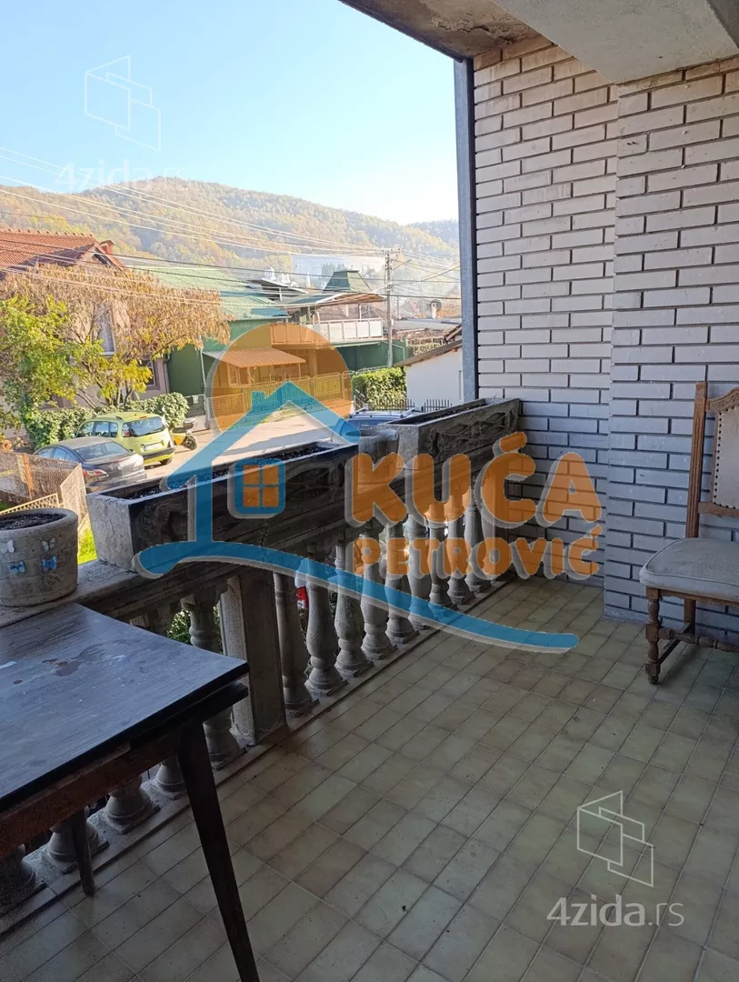 Troiposoban stan | 4zida