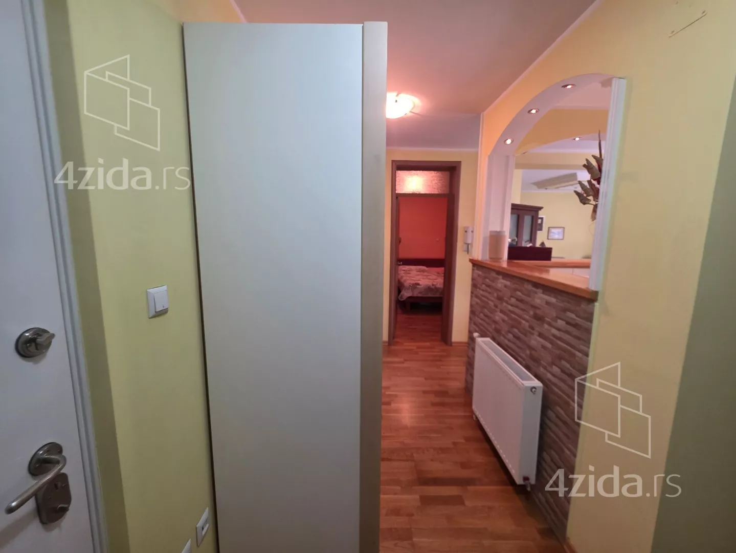 Troiposoban stan | 4zida