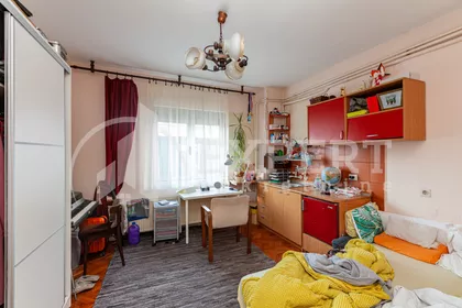 Kninska | 4zida.rs
