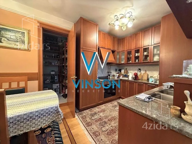 Šestosoban stan | 4zida