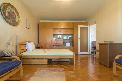 Bulevar Maršala Tolbuhina | 4zida.rs