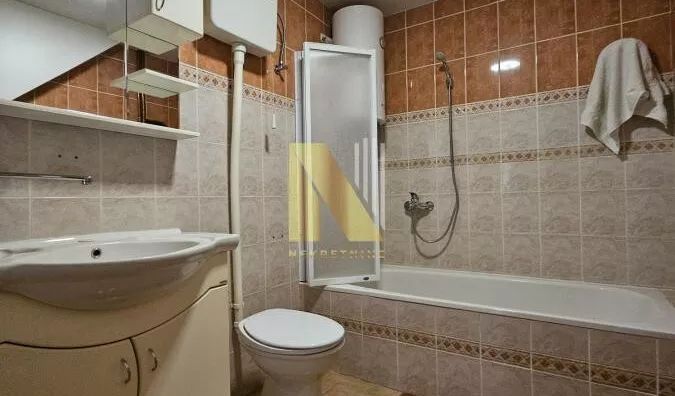 Šestosoban stan | 4zida
