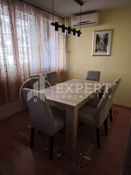 Cara Uroša | 4zida.rs