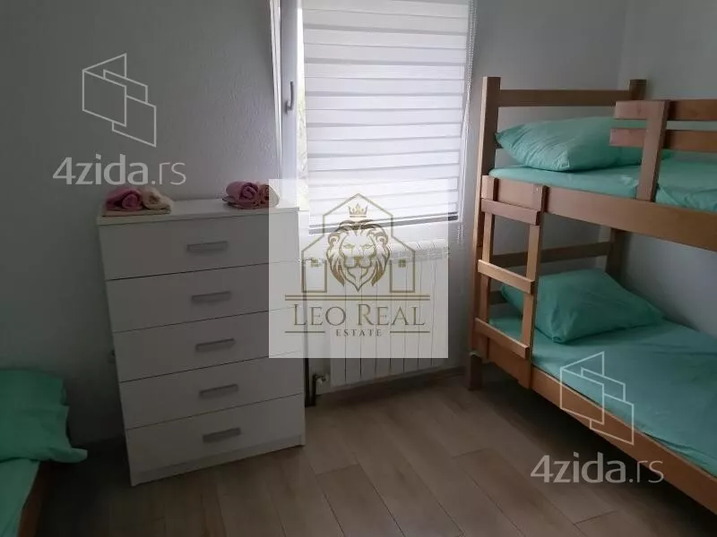 Sedmosoban stan | 4zida