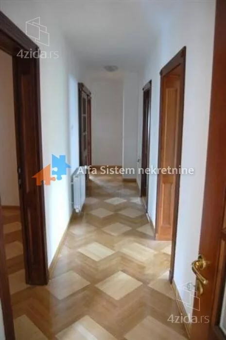 Šestosoban stan | 4zida