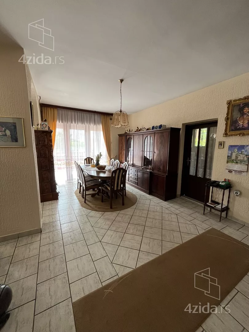 3-etažna kuća | 4zida