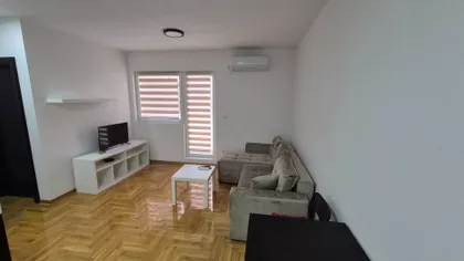Radmile Savićević 8 | 4zida.rs