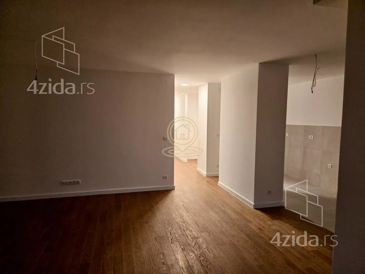 Četvoroiposoban stan | 4zida