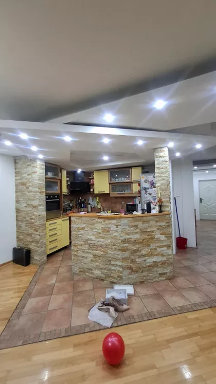 Trg Fontana | 4zida.rs