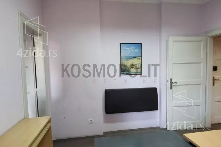 Četvoroiposoban stan | 4zida