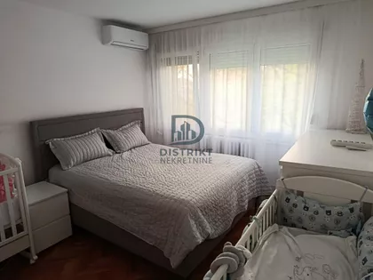 Crveni Pevac | 4zida.rs