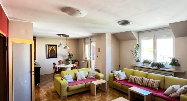 Četvoroiposoban stan | 4zida