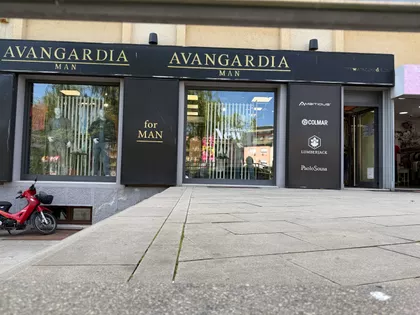 Trg Narodnog Ustanka 1 | 4zida.rs