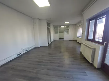 Džona Kenedija 10 F | 4zida.rs