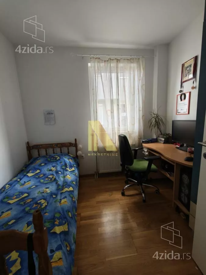 Troiposoban stan | 4zida