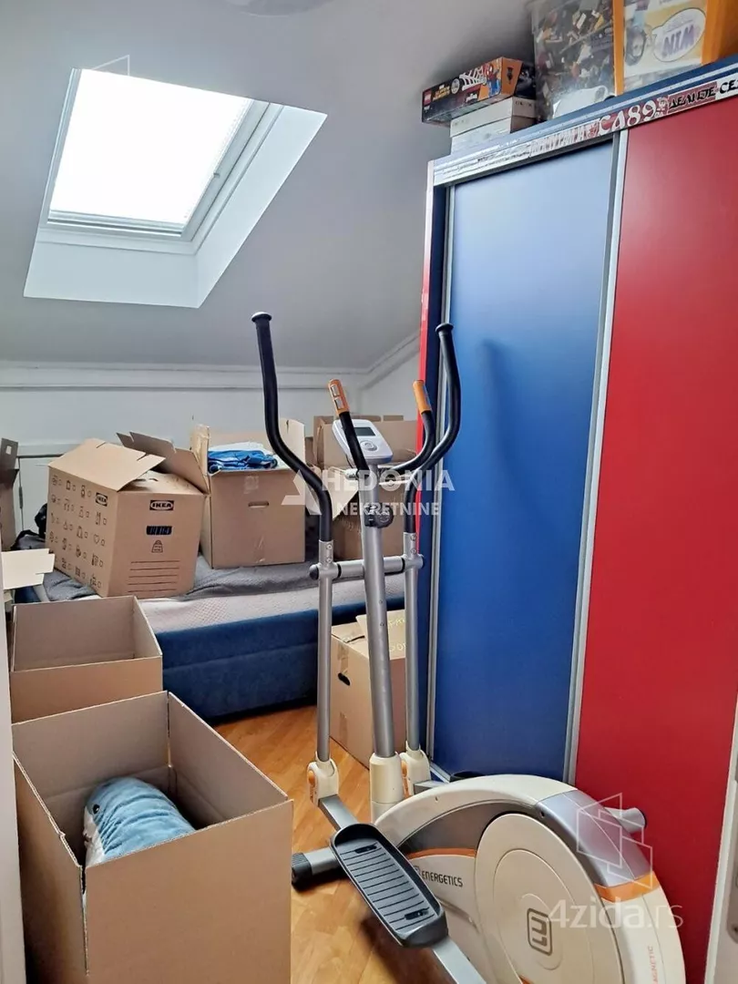 Šestosoban stan | 4zida