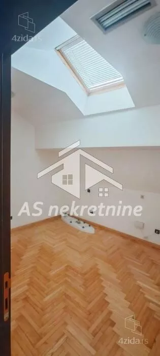 Šestosoban stan | 4zida