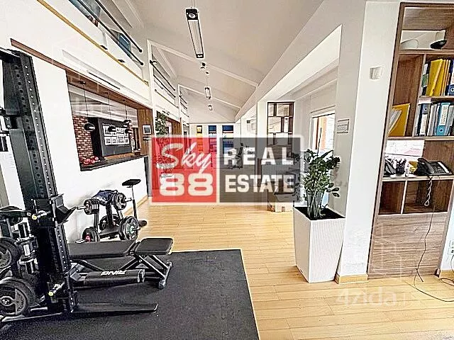 Šestoiposoban stan | 4zida