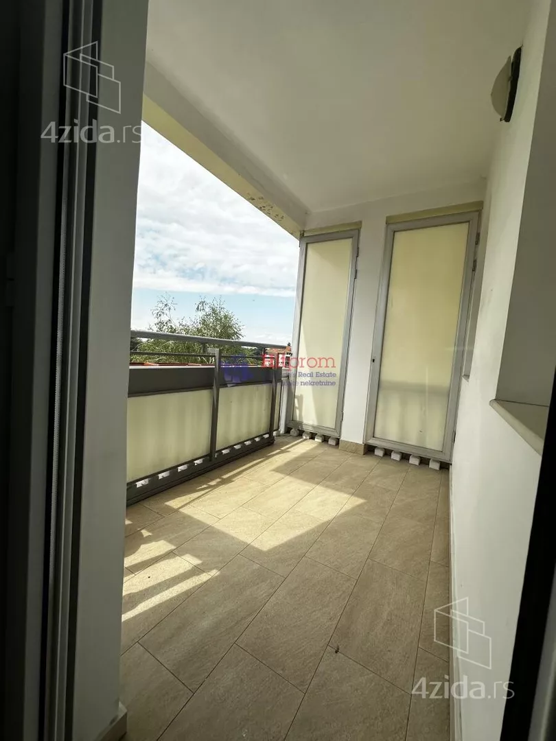 Četvoroiposoban stan | 4zida