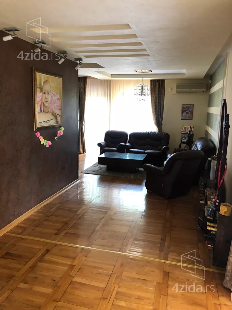 3-etažna kuća | 4zida