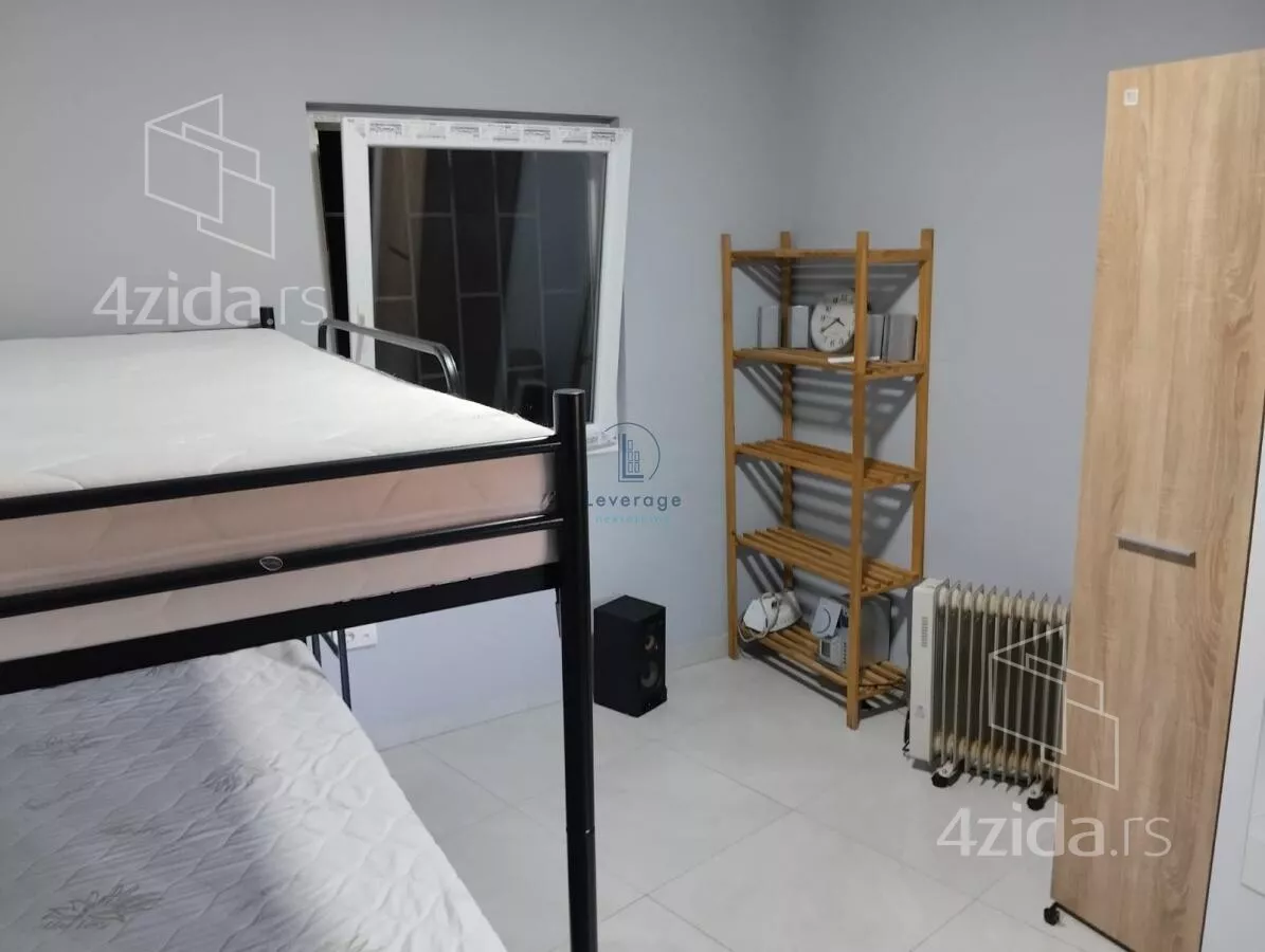 Šestosoban stan | 4zida