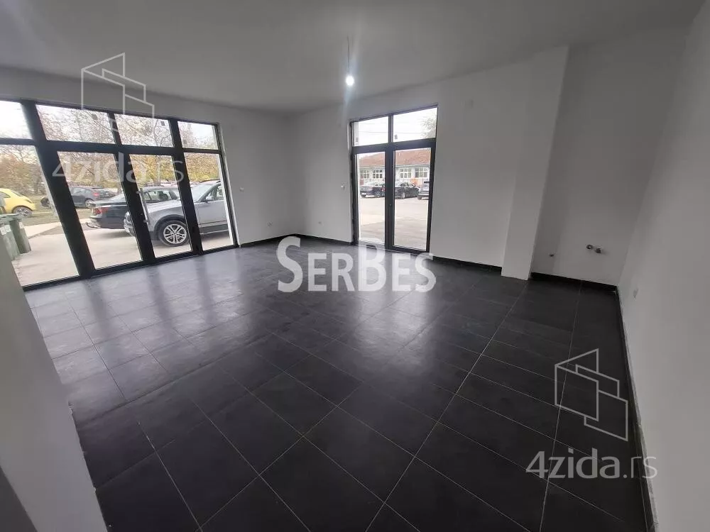 Poslovna zgrada | 4zida