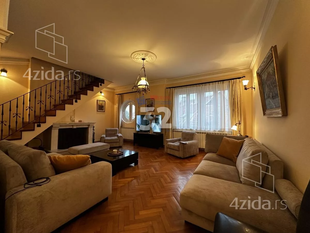 Četvoroiposoban stan | 4zida