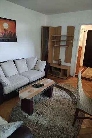 Pesnička 7 | 4zida.rs