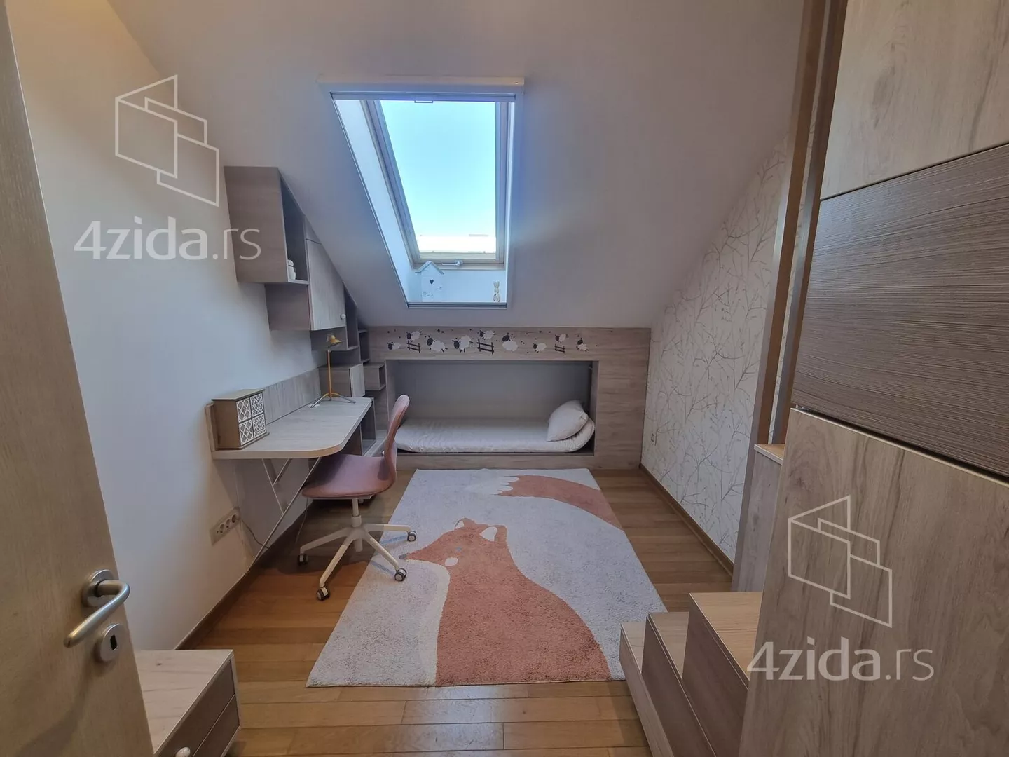 Petosoban stan | 4zida