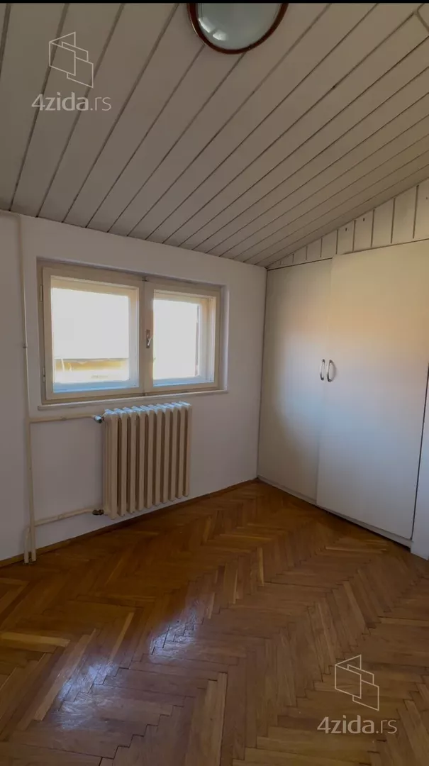 Četvoroiposoban stan | 4zida