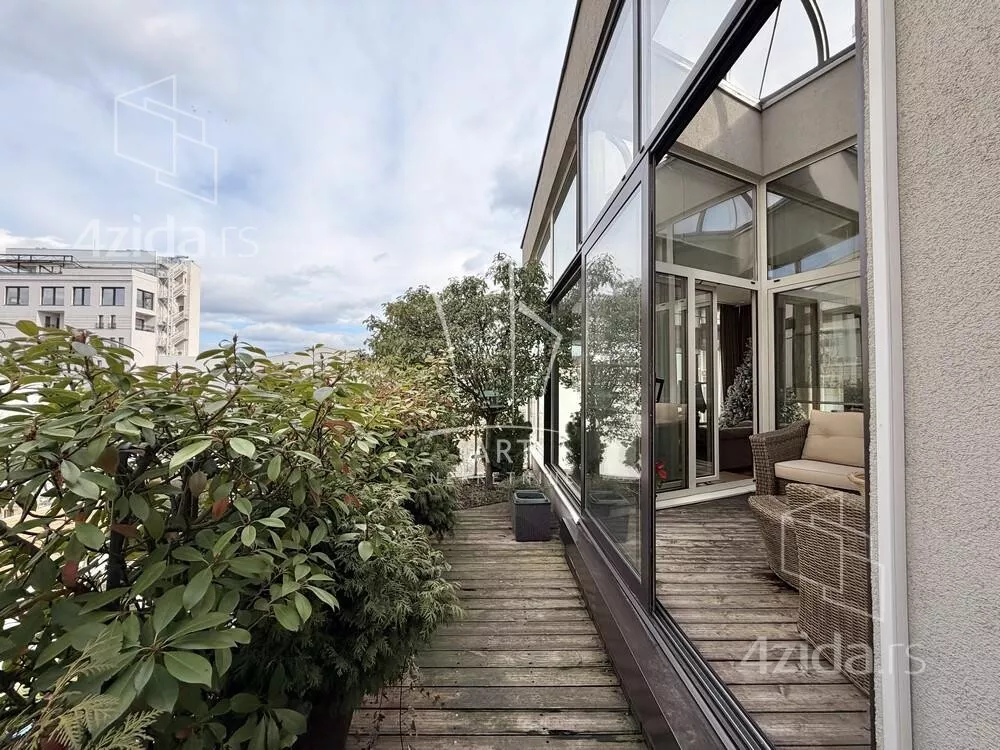 Šestoiposoban stan | 4zida